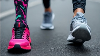 Salah Pakai Sepatu Bisa Cedera? Ini Beda Sepatu Lari, Jalan & Sneaker