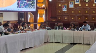 'Saya Siap Diperiksa Jadi Saksi' Kata Bupati Afni Terkait Konflik Lahan Warga dan PT SSL