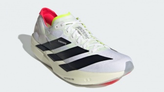 7 Sepatu Adidas Terbaik untuk Olahraga Lari, Gym hingga Padel