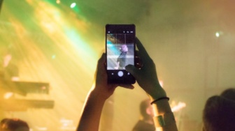 iPhone Minggir Dulu, Ini 5 Rekomendasi HP Murah Terbaik Kamera Jernih Buat Rekam Konser