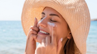 5 Sunscreen yang Bisa Jadi Primer Makeup, Mulai Rp30 Ribuan Bisa Tutup Pori-Pori!
