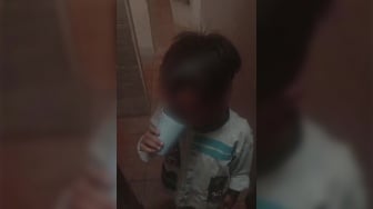 Kado Pahit Hari Anak Nasional: Ayah di Demak Paksa Anak Minum Air Kloset Gegara Istri Lembur!