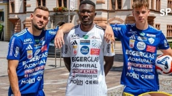 Unik, Jersey Klub Liga Austria Bak Papan Iklan Berjalan, Sponsor Obat Sampai Perusahaan Minyak