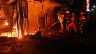 Kebakaran Hebat Landa Pasar Inpres Manonda di Palu
