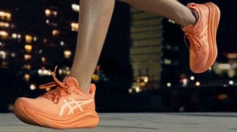 6 Rekomendasi Sepatu ASICS untuk Wanita, Nyaman dan Trendy!