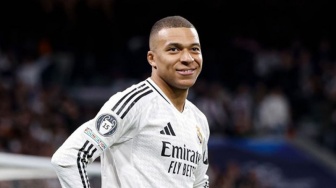 Kylian Mbappe Resmi Pakai Nomor 10 Real Madrid