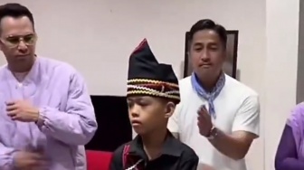 Menari Pacu Jalur Bareng Raffi Ahmad, Aura Sang Bocah Rayyan Arkan Dhika Disebut Terkuras!
