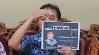 Tetap Yakin Ijazah Palsu, Roy Suryo Sindir Jokowi Ikut Reuni UGM: Bukan Alumnus, Bajunya Beda!