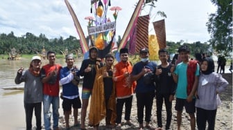 Kreator Lokal, Pahlawan Sunyi di Balik Viral-nya Pacu Jalur