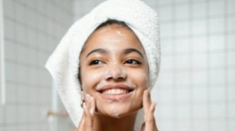 4 Gentle Cleanser Aman untuk Semua Jenis Kulit, Harga Murah Rp70 Ribuan!