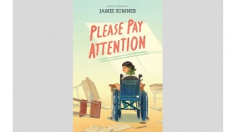 Ulasan Novel Please Pay Attention: Suara dan Harapan Seorang Gadis Difabel