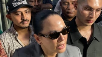 Fitri Salhuteru 2 Kali Mangkir Panggilan Polisi, Kasus Nikita Mirzani Makin Panas?
