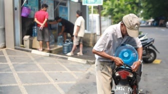 Air Minum Gratis untuk Semua di Rawamangun