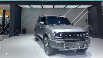 Debut Dunia Jetour T2 Setir Kanan di GIIAS 2025, SUV Boxy Gagah Ini Curi Perhatian