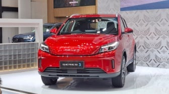 SERES Umumkan Harga Resmi SERES 3 di GIIAS 2025, Isi Segmen Mobil Listrik Rp 300 Jutaan