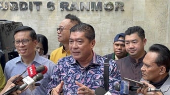 'Tak Ada yang Bisa Mengelak', Pentolan Relawan Jokowi Silfester Matutina Pede Roy Suryo Cs Tersangka