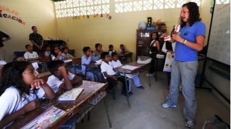 Sekolah Penggerak: Revolusi Senyap di Kelas atau Sekadar Ganti Kemasan?