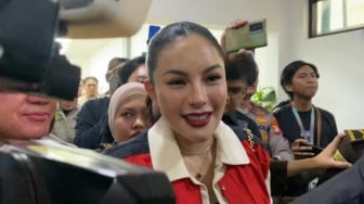Nikita Mirzani Santai Jelang Dengar Kesaksian Reza Gladys di Sidang Kasus Dugaan Pemerasan