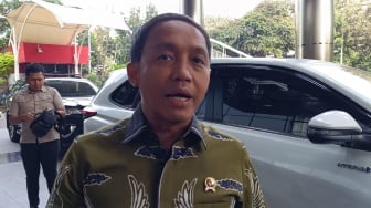 Menhut Raja Juli Datangi KPK, Ada Apa dengan Tambang di Hutan?