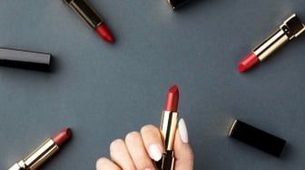 5 Lipstik Transferproof Wardah untuk Berbagai Acara, Tahan Lama Meski Dipakai Seharian