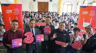 Sedekah Kuota Pelanggan Tri Tembus 375 TB, Disulap Jadi 1.000 Router untuk Sekolah di Pelosok