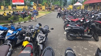 Polresta Padang Kandangkan 140 Motor dalam Razia Balap Liar, Knalpot Brong dan STNK Target Utama!