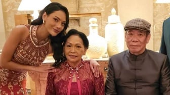 Bandingkan Kehamilan Anaknya dengan Kisah Bunda Maria, Ucapan Ayah Erika Carlina Diprotes Netizen