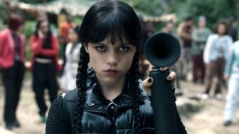 Dituding Tak Hargai Penulis Naskah Wednesday, Jenna Ortega Beri Klarifikasi