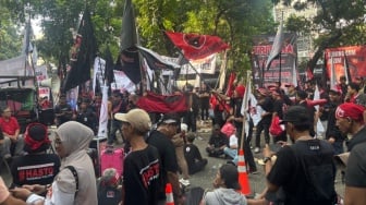 'Bebas!' Bergema di Sidang Vonis Hasto, Pengacara Ngeri Bernasib Sama Seperti Tom Lembong