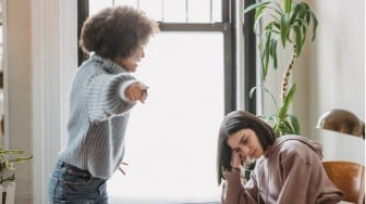 Hormat Bukan Berarti Setuju! Gen Z dan Keberanian Berdialog