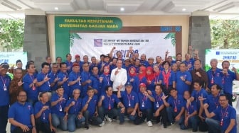 Misteri Kemeja Putih Jokowi di Reuni UGM: Panitia Angkat Bicara!