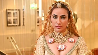Ditipu, Aktris India Ruchi Gujjar Lempar Sandal ke Produser