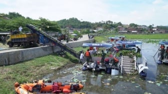 Teknologi Canggih TNI Bersihkan Situ Bagendit: Selamatkan Aset Wisata dan Pertanian Garut