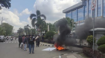 Siapa H? Mahasiswa Kaltim Teriakkan Nama yang Diduga Kuasai Kebijakan Pemprov
