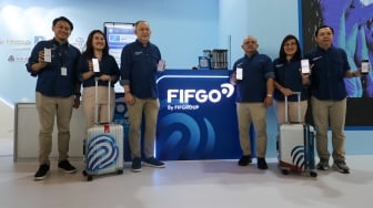 (kiri ke kanan) Direktur FIFGROUP Daniel Hartono, Direktur FIFGROUP Valentina Chai, Direktur FIFGROUP Indra Gunawan, CEO FIFGROUP Siswadi, Direktur FIFGROUP, Esther Sri Harjati, Customer Relationship Management & Digital Dvision Head FIFGROUP Joni Citradinata saat peluncuran FIFGO di GIIAS 2025, ICE BSD, Tengerang, Banten, Sabtu (26/7/2025). [Suara.com/Alfian Winanto]