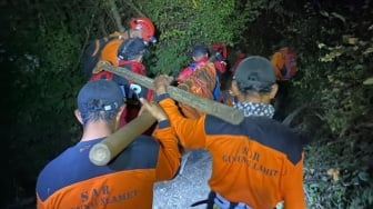 Evakuasi Dramatis di Gunung Slamet: Seorang Pendaki Ditemukan Meninggal Dunia