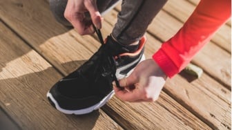 7 Rekomendasi Sepatu Lari Murah 100 Ribuan, Nyaman Olahraga dan Tetap Stylist
