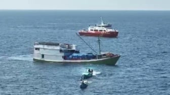 Patah Kemudi di Laut Flores, 8 Kru KM Mulya Abadi Berhasil Dievakuasi Tim SAR