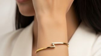 5 Model Gelang Emas yang Elegan dan Estetik untuk Lengan Kecil