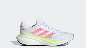 5 Sepatu Lari Adidas Wanita Paling Worth It di Bawah Rp1 Juta Juli 2025
