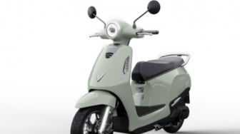 Tampilan ala Vespa, Jarak Tempuh Menggila: Motor Listrik Rp 11 Jutaan Ini Bisa Buat Touring Jauh