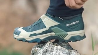 Review 4 Sepatu Gunung Salomon: Ringan dan Nyaman Taklukkan Segala Medan