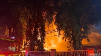 Pasar Taman Puring Kebakaran, 6 Unit Mobil Damkar Dikerahkan: Situasi Masih Merah!