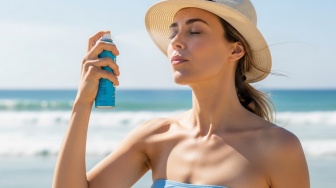 Tak Sekadar Pelindung UV, 7 Sunscreen Spray Ini Bikin Wajah Lembap, Sehat, dan Bebas Kusam