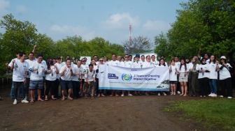 Tanam 300 Mangrove, Central Finansial X Dorong Ekosistem Hijau dan Ekonomi