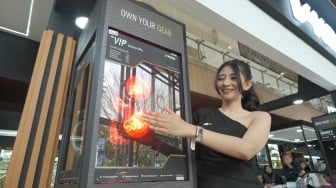 Beli Kaca Film V-Kool di GIIAS 2025 Bisa Bawa Pulang Sepatu Nike Edisi Spesial