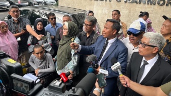 Sindir Jokowi, Roy Suryo Cs Bawa Saksi ke Polisi Pakai Kursi Roda: Dia Warga Negara Biasa