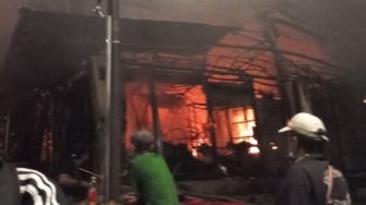 Detik-detik Kebakaran Pasar Taman Puring, Pedagang: Sumber Api dari Tengah Tanpa Ada Suara Ledakan