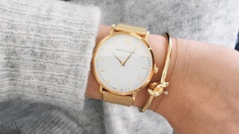 5 Desain Gelang Emas Bentuk Jam untuk Gaya Kekinian yang Timeless