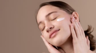 4 Perbedaan Tone Up dan Tinted Sunscreen, Jangan Keliru agar Wajah Tak Abu-abu